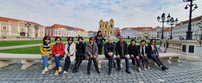 루마니아 티미슈주 티미쇼아라 구시가 중심지에 있는 티미쇼아라 광장에서 아웃리치팀과 함께. ⓒ오세안 권사