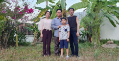 갈렙선교회 대표 김성은 목사(가운데)가 최근 TV조선 예능 프로그램 ‘끝까지 간다’를 통해 소개된 탈북민 가족과 함께 찍은 사진. ⓒ김성은 목사 제공