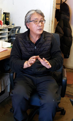 시온 오토 지길준 집사의 일과는 새벽 3시 기도로 시작된다. 밤사이 추위와 싸웠던 노숙자들의 몸을 따뜻하게 덥힐 식사 준비를 마치면 5시다. 식사 후 뒷 정리를 마치면 오전 7시, 사업장 문을 열 시간이라고 했다. 
