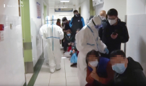 우한 폐렴이 중국 전역으로 확산되면서 의심 증세를 보이는 사람들이 병원마다 몰리고 있다. ©유튜브 영상 캡처