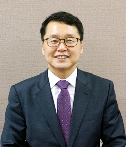 최병걸 목사는 부산대학교, 멕코닉 신학대 설교학 박사, 2002년 아가페 교회를 개척, 2012년 제일장로교회와 통합 후 8년 동안 목회했다.