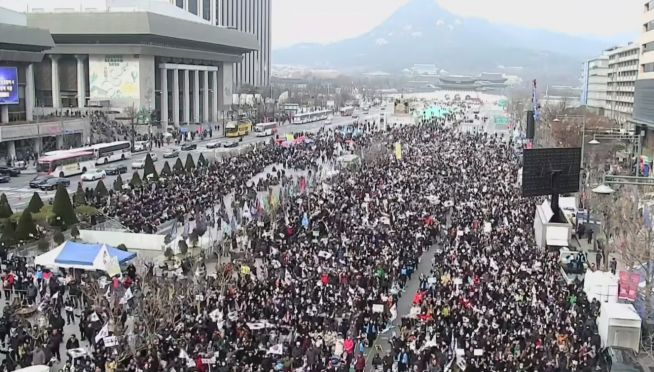 설 당일 광화문 집회 모습. ⓒ너알아TV 캡쳐