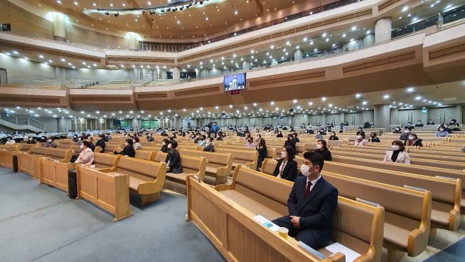 ‘코로나19 시대’ 새에덴교회의 예배 모습. ⓒ페이스북