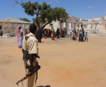 소말리아 거리의 무장군인