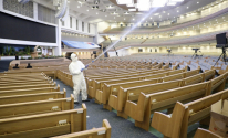 사랑의교회 예배당에서 방역작업이 이뤄지고 있다.