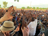 지난 2019년 4월 나이지리아 베누주에 위치한 난민캠프에서 열린 부흥성회에 참석한 기독교인들의 모습