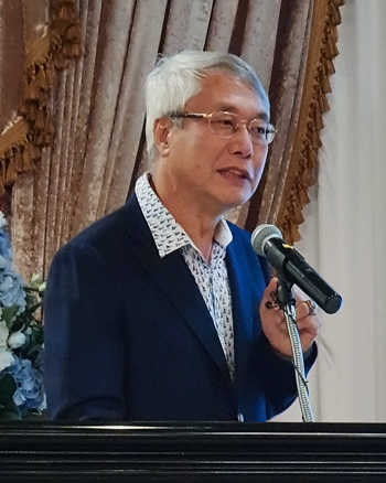 황성주 박사가 2020 선교통일한국 컨퍼런스에서 발표하고 있다.