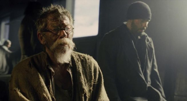 피지배층의 고결한 투쟁 지도자인줄 알았던 길리엄(존 허트 분)이 실은 열차의 지배자 윌포드의 협력자였다는 영화 <설국열차>의 서사는 현실의 인간사회 계급투쟁 역시 허망한 본질을 갖고 있다는 사실을 시사해 준다.