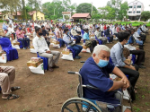 DCMi 선교회는 코로나 바이러스 사태로 경제적 어려움을 겪고 있는 캄보디아 목회자들에게 구제 헌금을 전달했다. 