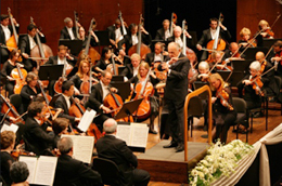 로린 마젤이 지휘하는 뉴욕 필하모닉 오케스트라가 내년 2월 26일 평양 공연을 갖는다. 