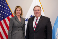 미국 켈리 크래프트 유엔 대사(왼쪽)와 미국 국무부 마이크 펨페이오 장관