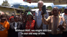 1968년 주술과 식인 풍습을 행했던 파푸아 뉴기니의 얄리 부족은 두 명의 선교사를 살해했지만 오늘날 그들은 하나님의 말씀을 갈망한다. ©MAF 유튜브 영상 캡처