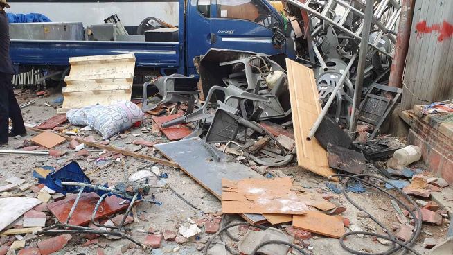 용역들이 폭력 사태를 일으킨 뒤 집기들이 널부러져 있는 사랑제일교회 모습. ⓒ교회언론회