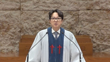 명성교회 김하나 목사가 지난 1월 3일 주일예배 강단에 복귀해 설교하던 모습 ©C채널방송 유튜브 영상 캡쳐 