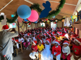 월드쉐어 지원으로 열린 아이티 소망학교 성탄절 파티