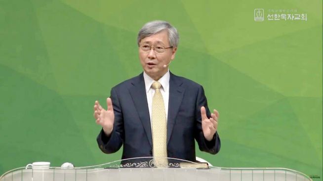 유기성 목사가 메시지를 전하고 있다. ⓒ유튜브