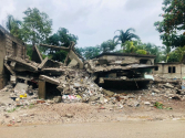 굿네이버스 아이티 현지 직원이 촬영한 지진으로 폐허가 된 아이티 현지 가옥
