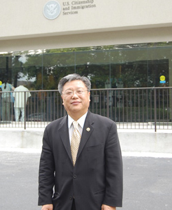 지난 10월 시민권 선서를 하고 난 뒤 박동진 선교사