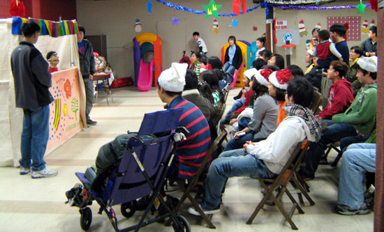 뉴저지 밀알선교단은 지난 22일 크리스마스 파티를 펼쳤다. ⓒ뉴저지 밀알선교단