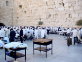 통곡의 벽에 모인 유대인들의 모습. ⓒ이주섭 목사 제공