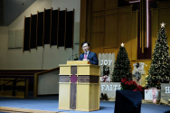 새해 첫 주일 설교를 전하는 타코마중앙장로교회 이형석 목사