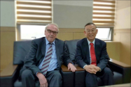 (왼쪽부터) 위르겐 몰트만 명예자문교수, 김균진 소장 ©혜암신학연구소 