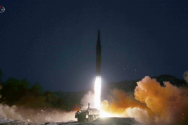 북한 조선중앙TV는 지난 12일 김정은 국무위원장이 극초음속 미사일 시험 발사를 참관했다고 보도했다.