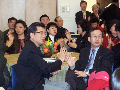 율동하는 목회자들.