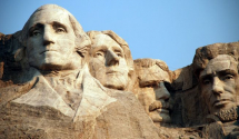미국 러쉬모어 산에 조각된 역대 대통령의 얼굴. (왼쪽부터 순서대로) 조지 워싱턴, 토머스 제퍼슨, 테오도어 루스벨트, 아브라함 링컨. ⓒ픽사베이