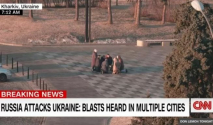 우크라이나 기독교인들이 동부 지역 하르코프광장에서 기도하고 있다. ⓒCNN 보도화면 캡쳐