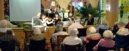 선한이웃 앙상블은 연말을 맞아 양로원에서 음악회를 펼쳤다. ⓒ뉴욕일보 채지용 기자