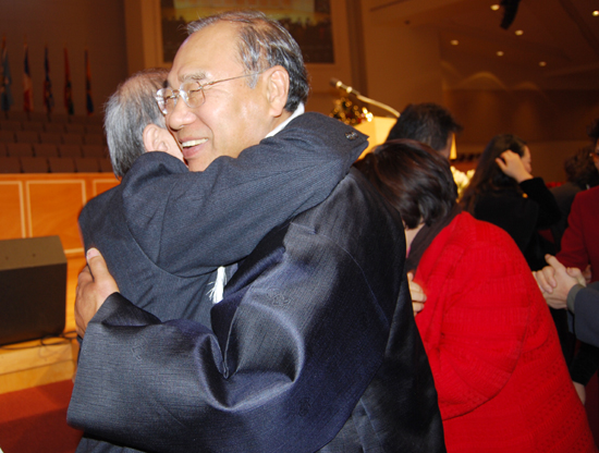 새해 인사하는 순복음뉴욕교회 성도들