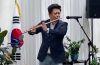 플루티스트 송솔나무 선교사가 연주하고 있다. ©로고스선교회 