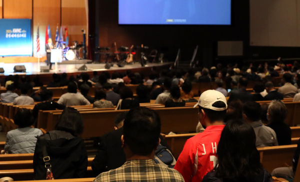 제9차 한인세계선교대회가 11일부터 14일까지 와싱톤중앙장로교회에서 개최됐다. 올해 대회부터는 MK도 주축이 돼 참여했다. MK참가자들이 강의를 듣고 있는 모습.