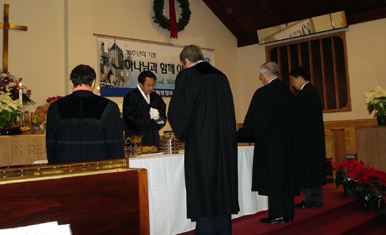 새해 첫 주일 뉴욕영광장로교회(담임 박태성 목사)는 성찬식을 통해 새해 진정한 그리스도인으로 살아갈 것을 다짐했다.