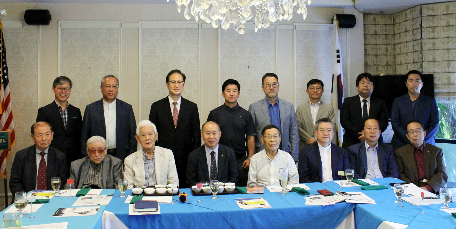 지난 29일  JJ 그랜드호텔에서 글로벌선진학교 남진석 목사와 LA성시화운동본부 관계자들이 라틴아메리카대회에 관한간담회을 가졌다.