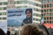 이란 22세 여성 마흐사 아미니 의문사에 항의하는 시위가 스웨덴 스톡홀름에서 진행되고 있다. ⓒUN