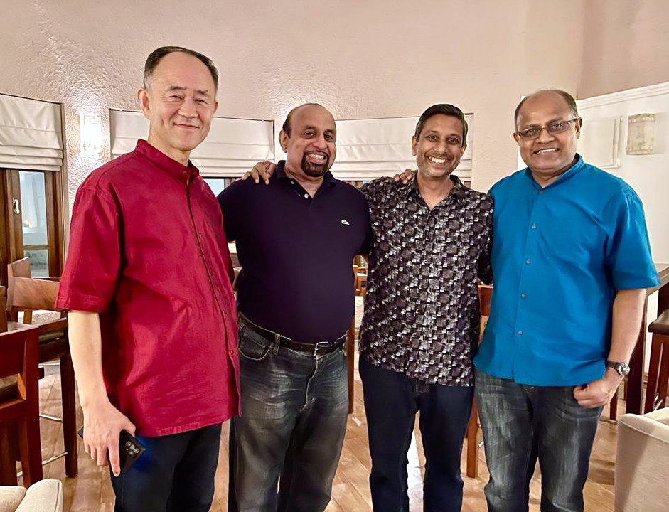 왼쪽부터 정태회 목사, 스리랑카복음주의연합회 회장 갓프레드 목사, APBA 대표 로산 멘디스 목사, 콜롬보신학대 학장 푸발란 박사