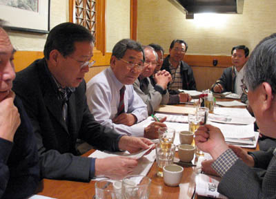 한장총연과의 교류를 논의하는 임원들