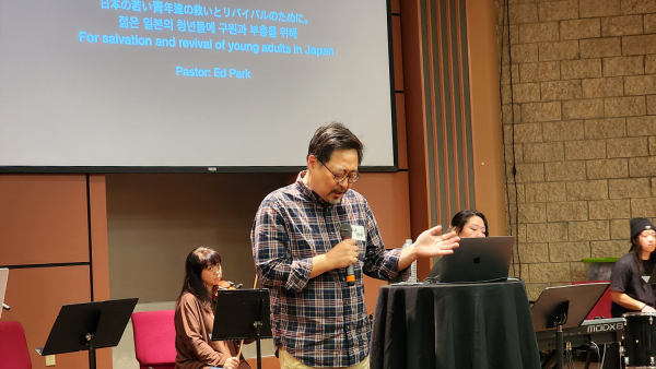 일본 청년들의 구원을 위해서 기도한 에디 박 목사