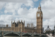 영국 런던의 국회의사당과 빅 벤