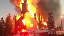 화재로 전소된 캐나다 성공회 교회