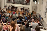 샘포드대학교 채플실에서 예배를 드리고 있는 학생들의 모습. ⓒ바비 가틀린