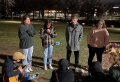 시더빌대학교 학생들이 총격 사건이 발생한 미주리주립대학교를 찾아 함께 기도하며 다른 학생들을 위로하고 있다. ⓒAlexi Farrell