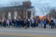 미국 켄터키주 애즈베리대학교에서 일어난 부흥 운동에 영향을 받은 바버빌 유니온칼리지 학생들이 거리에서 예배를 드리고 있다. ⓒFox56 유튜브 영상 캡쳐