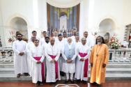 나렌드라 모디 총리와 가톨릭교회 지도자들이 함께 기념촬영을 했다. ⓒ나렌드라 총리 트위터