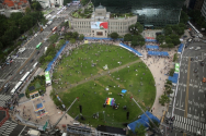 지난해 7월 16일 서울광장에서 퀴어문화축제가 열리던 모습