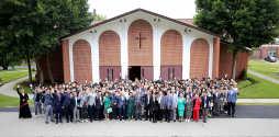 한국교회연합 연수단이 주일연합예배를 드린 후 월드에반젤리컬센터 스태프들과 WOA 관계자들과 함께 기념촬영을 했다.