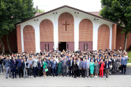 한국교회연합 연수단이 주일연합예배를 드린 후 월드에반젤리컬센터 스태프들과 WOA 관계자들과 함께 기념촬영을 했다.