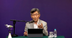 이재철 목사가 목회자 세미나에서 이중직에 대해 언급하고 있다. ©물댄동산교회 유튜브 채널